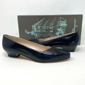 Salvatore Ferragamo Vintage Leather Pump 7 AAAA Narrow Width